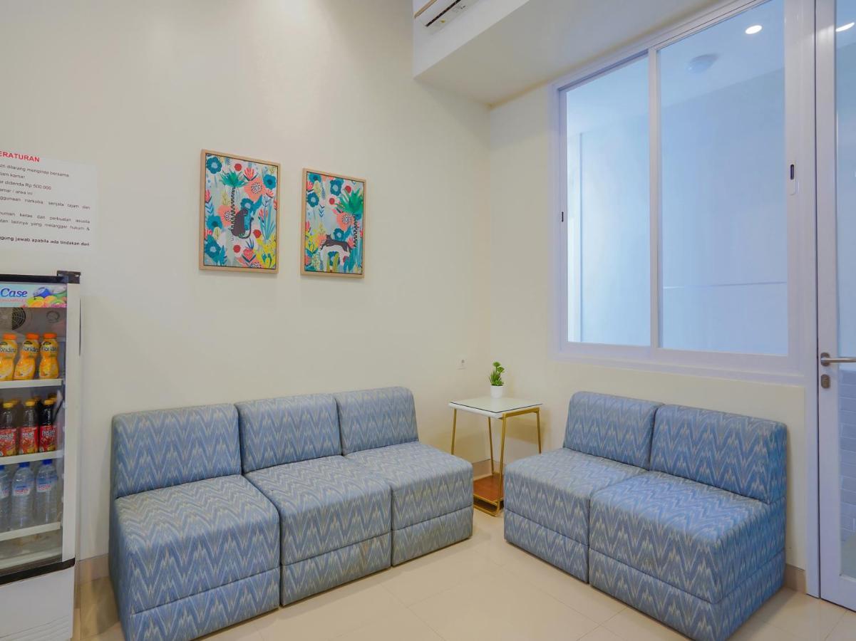 Super Oyo Capital O 90336 Olive Guest House スラバヤ エクステリア 写真
