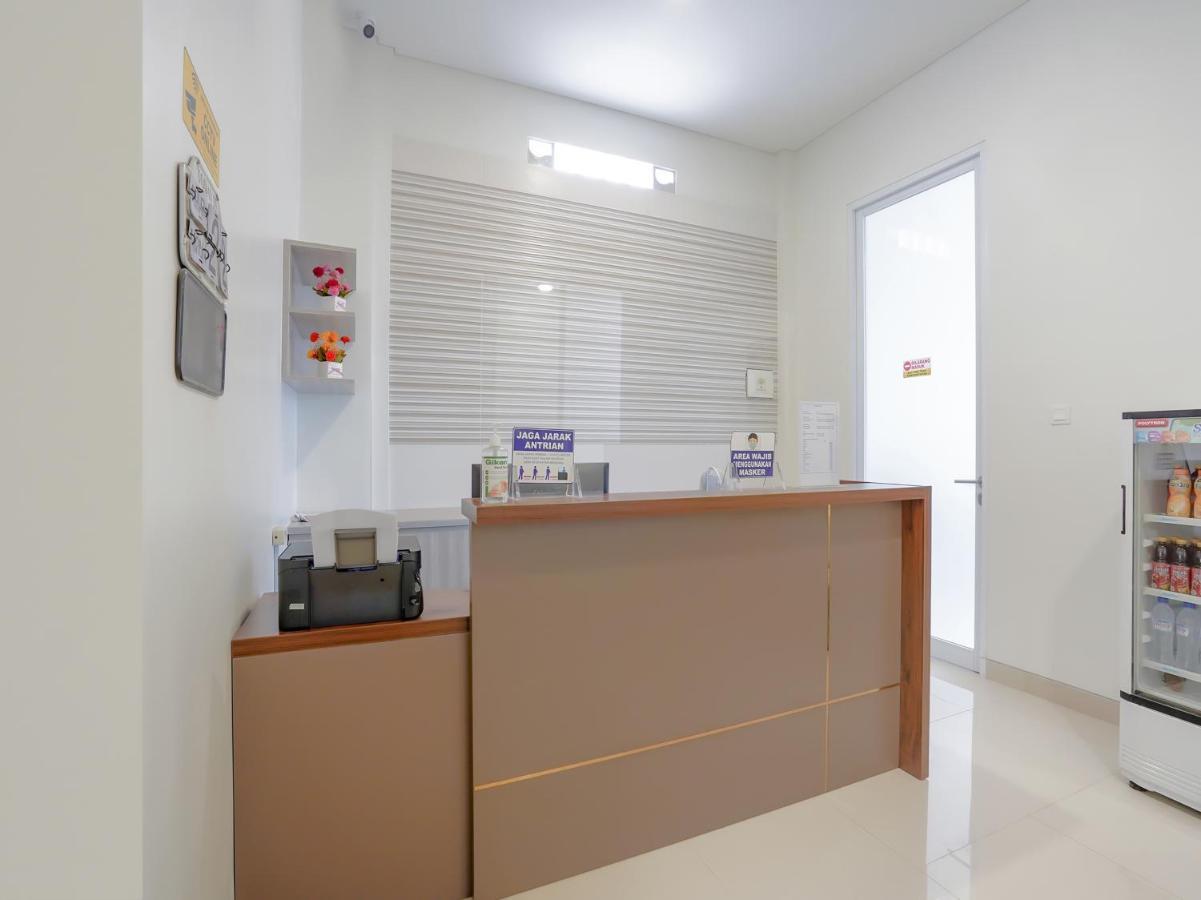 Super Oyo Capital O 90336 Olive Guest House スラバヤ エクステリア 写真