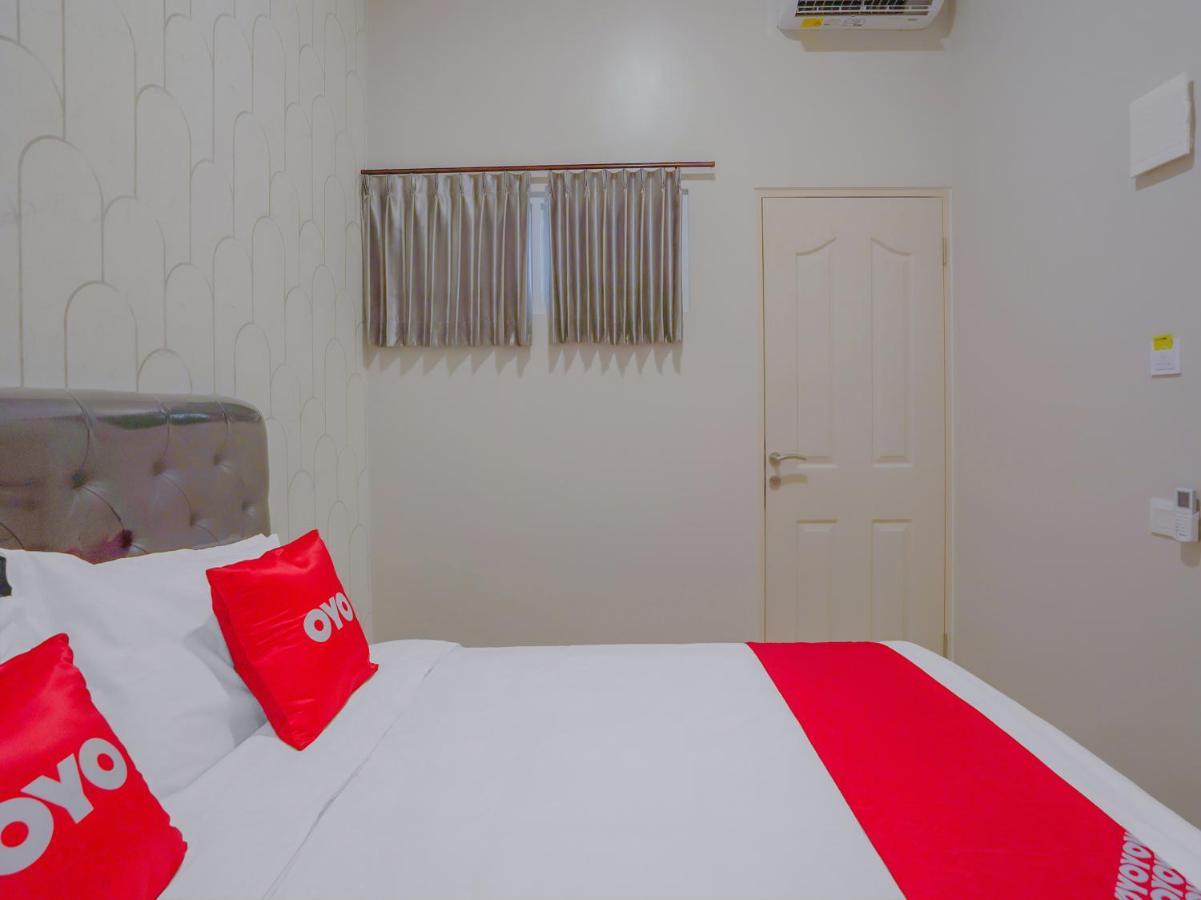 Super Oyo Capital O 90336 Olive Guest House スラバヤ エクステリア 写真