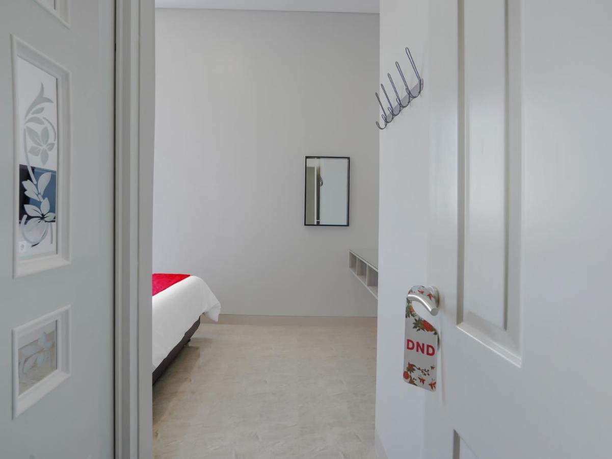 Super Oyo Capital O 90336 Olive Guest House スラバヤ エクステリア 写真